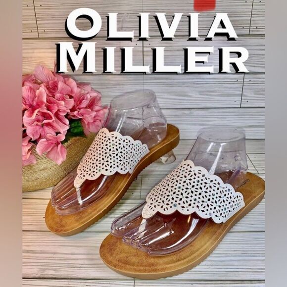 Olivia Miller White Hooded Rhinestone Slip On Sandals S:9 - Picture 1 of 12